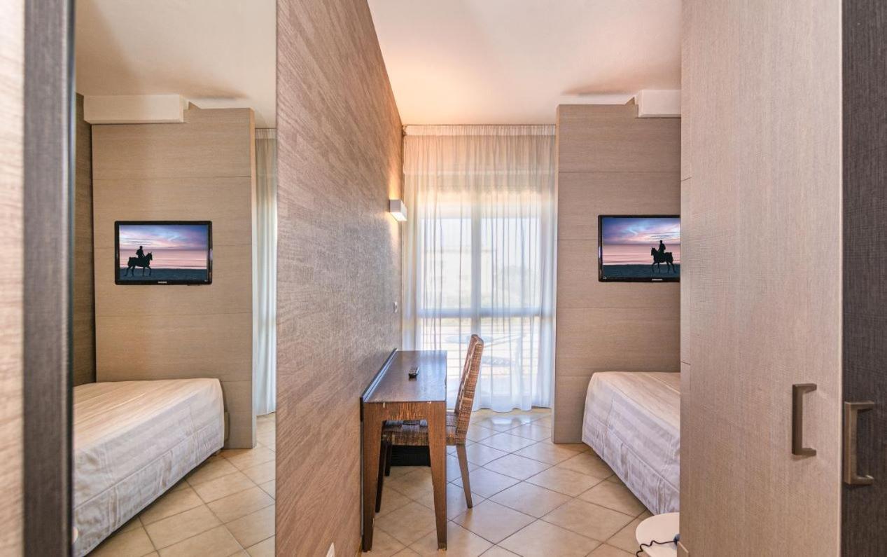 Hotel Joseph Марина-ди-Пьетрасанта Экстерьер фото